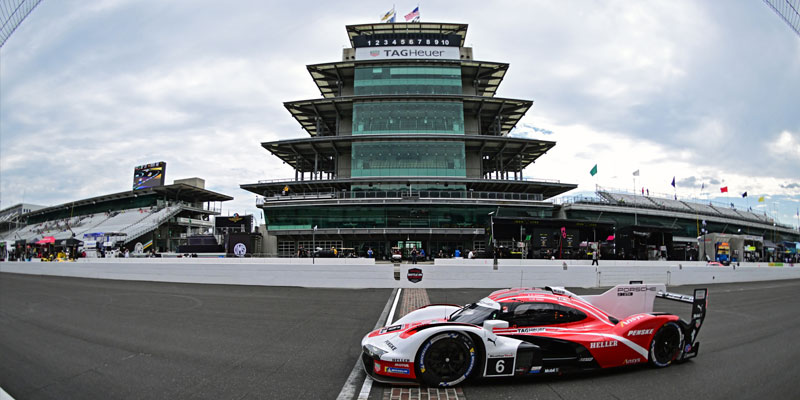 #6 Penske Porsche on track at Indianapolis Motor Speedway